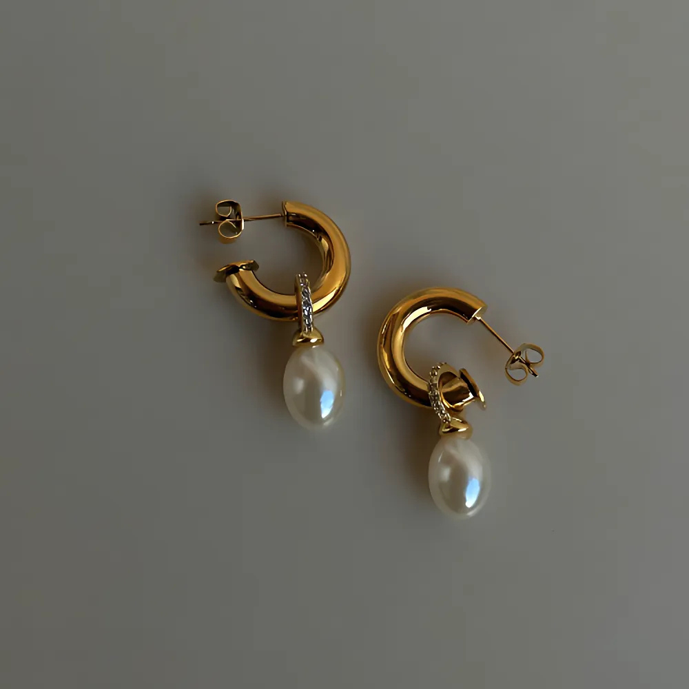 AURORA Pearl Hoops
